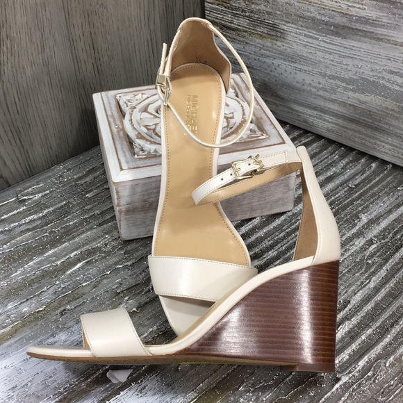 MICHAEL Michael Kors FIONA WEDGE LEATHER LT CREAM - Picture 5 of 8